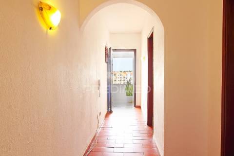 Apartamento t1 espaçoso para venda no monte choro