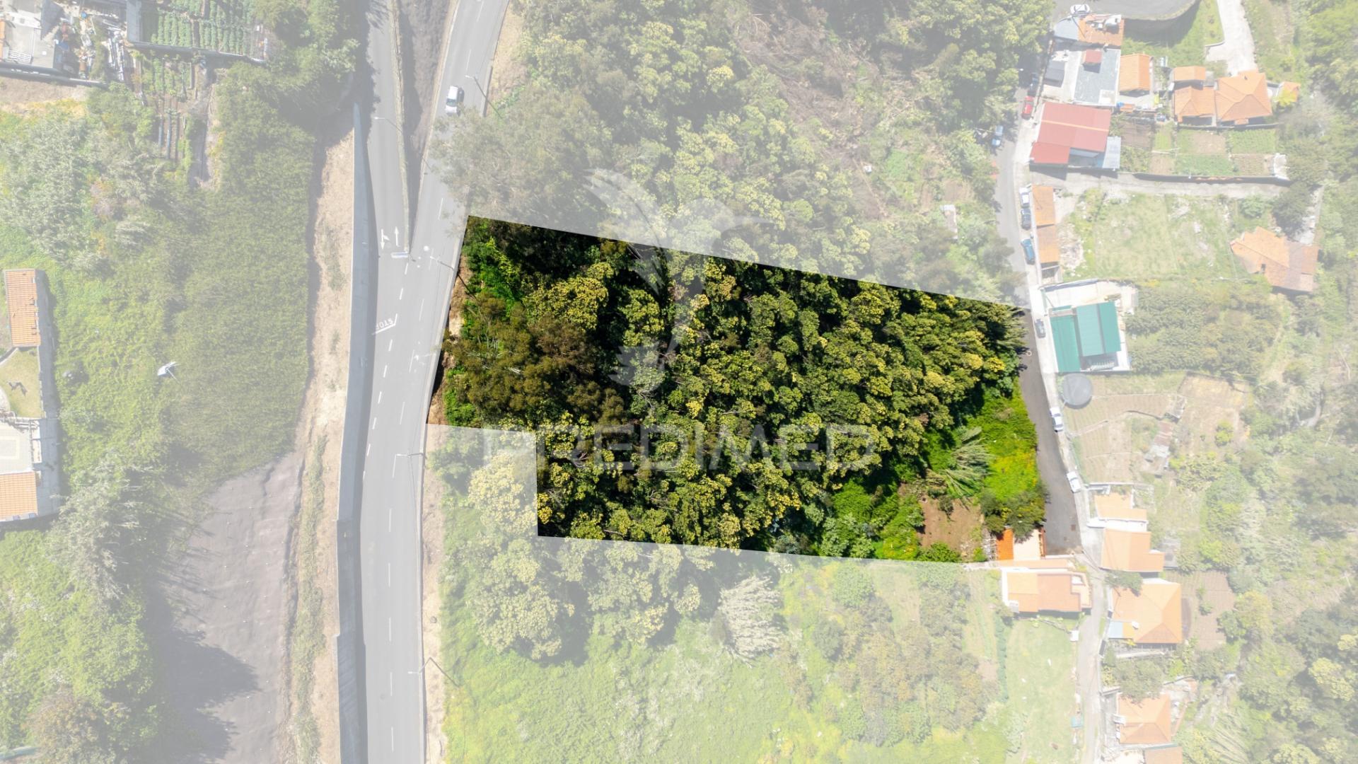 Terreno rustico  com duas frentes de estrada