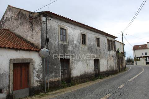 Excelente negócio 2 moradias e cinco mil metros urbanos