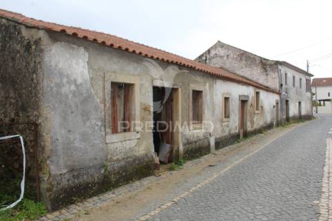 Excelente negócio 2 moradias e cinco mil metros urbanos