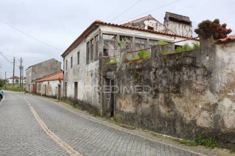 Excelente negócio 2 moradias e cinco mil metros urbanos