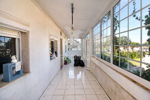 Moradia independente com lote de 502 m2 na lagoa de albufeira