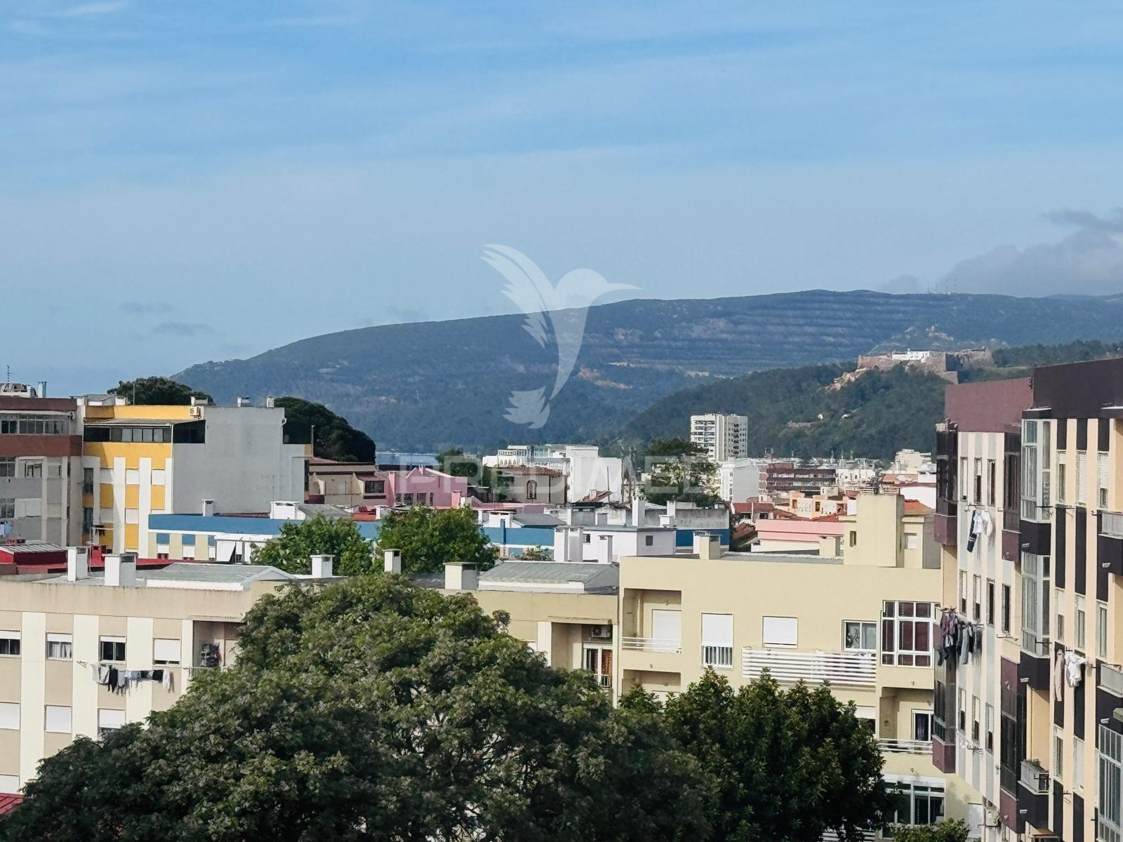 Apartamento t3 com excelente exposição solar em setúbal