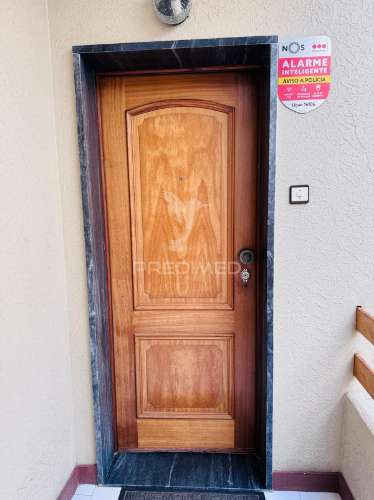 Apartamento t3 com excelente exposição solar em setúbal