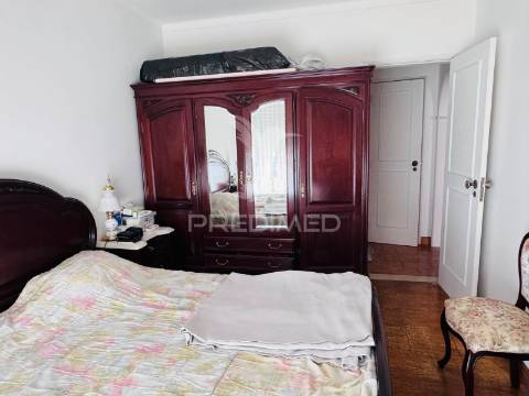 Apartamento t3 com excelente exposição solar em setúbal