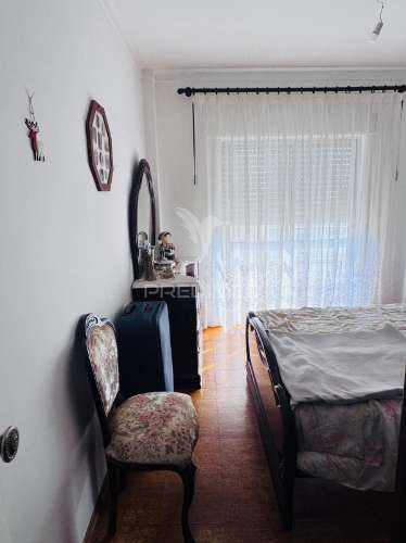 Apartamento t3 com excelente exposição solar em setúbal