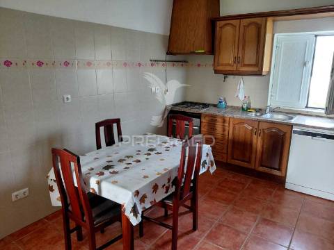 Moradia t2 mobilada e equipada,ademas,santiago do cacém