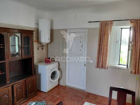 Moradia t2 mobilada e equipada,ademas,santiago do cacém