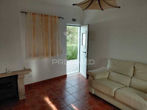 Moradia t2 mobilada e equipada,ademas,santiago do cacém