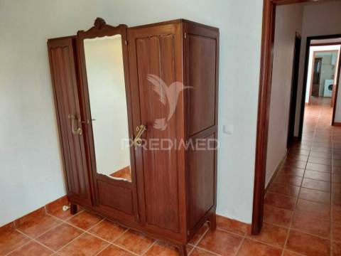 Moradia t2 mobilada e equipada,ademas,santiago do cacém