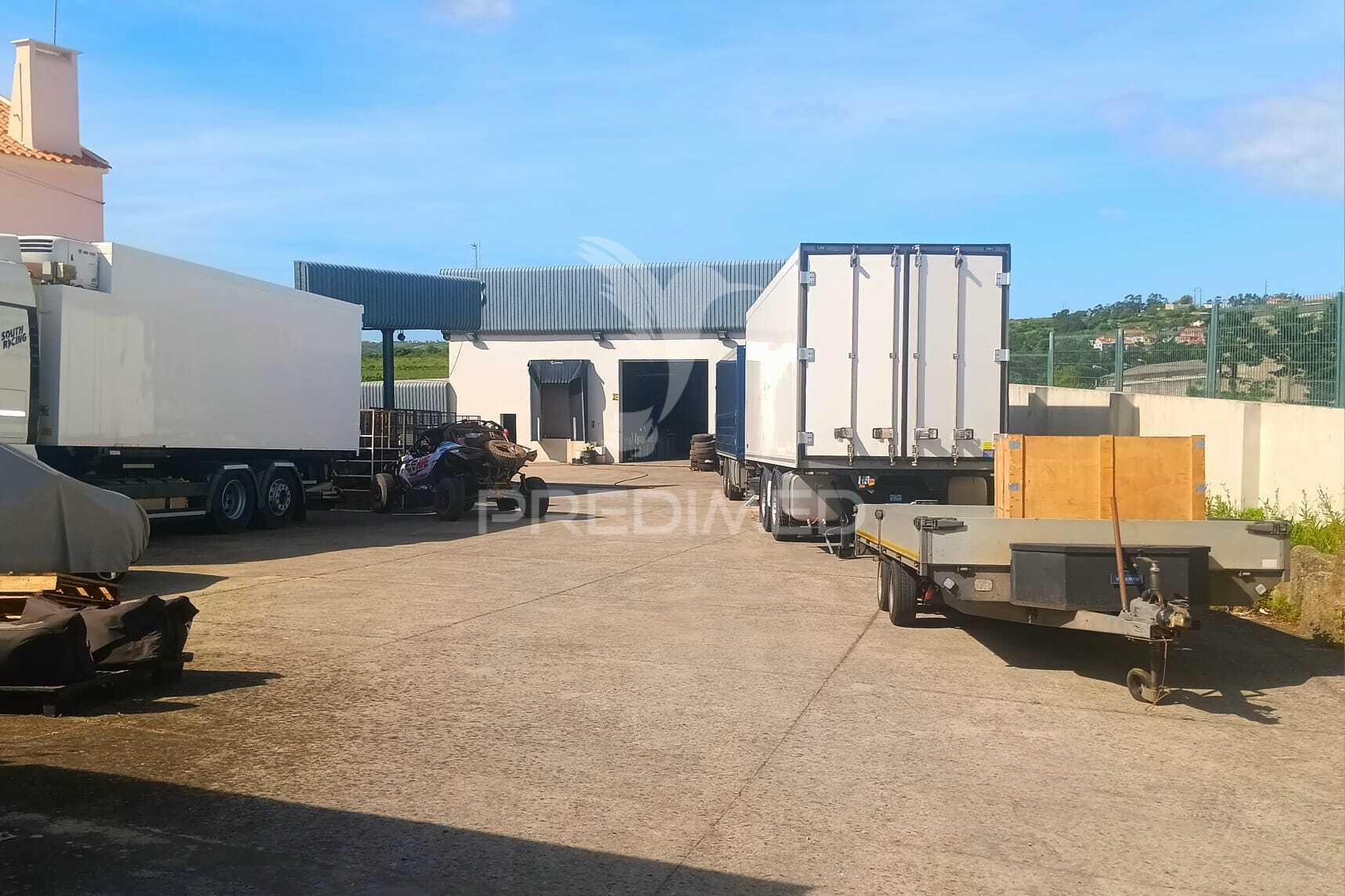 Arrendar armazém 1200m2 e logradouro, sintra