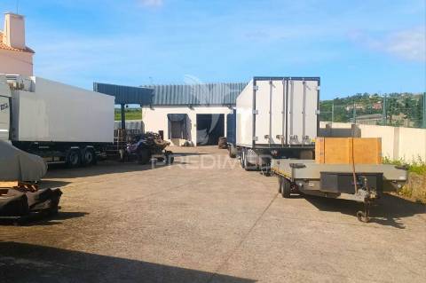 Arrendar armazém 1200m2 e logradouro, sintra