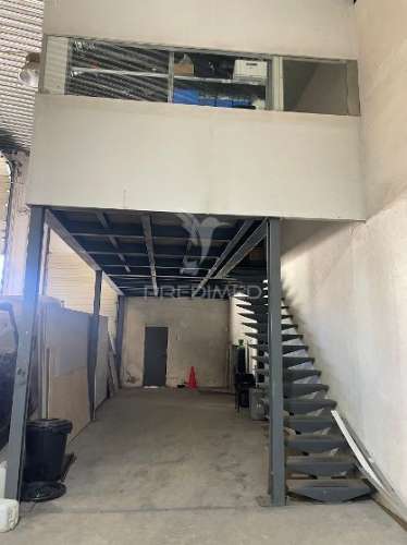 Arrendar armazém 1200m2 e logradouro, sintra