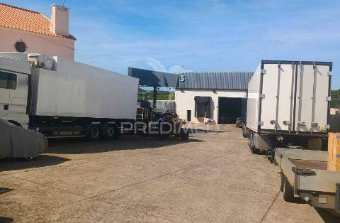 Arrendar armazém 1200m2 e logradouro, sintra