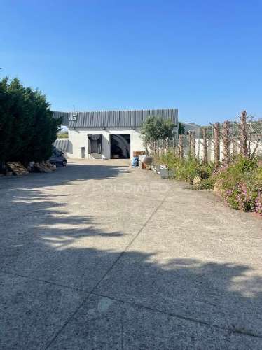 Arrendar armazém 1200m2 e logradouro, sintra