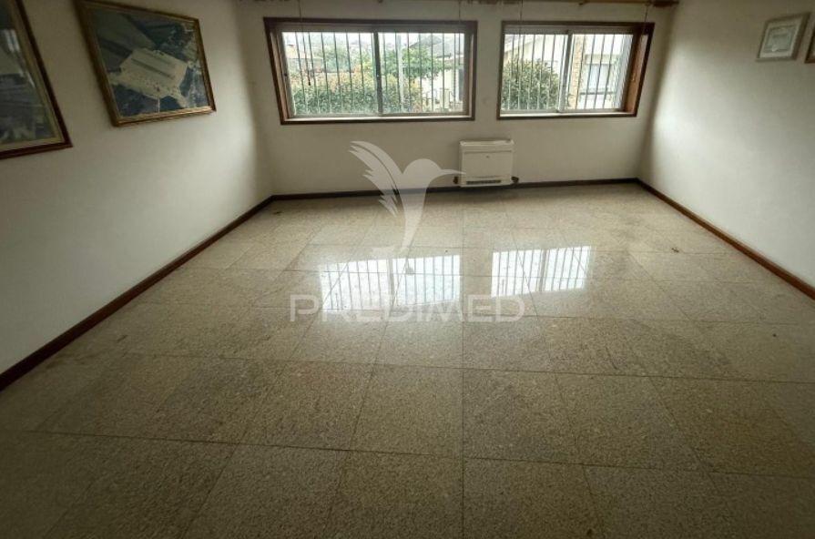 Armazém - escapães