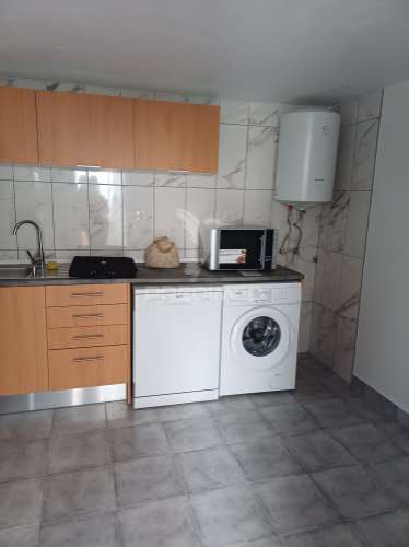 Prédio com dois t1 remodelado