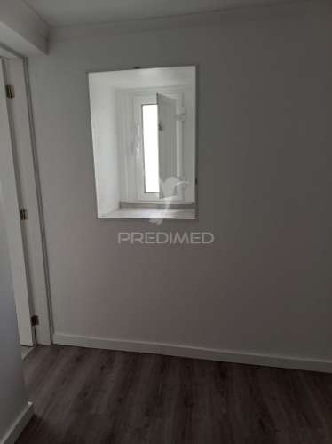Prédio com dois t1 remodelado