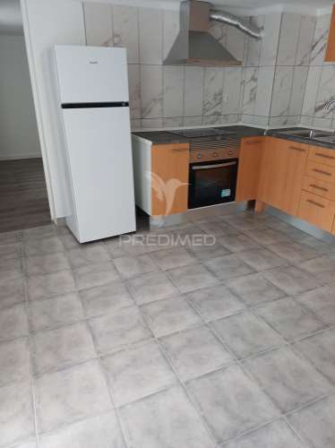 Prédio com dois t1 remodelado