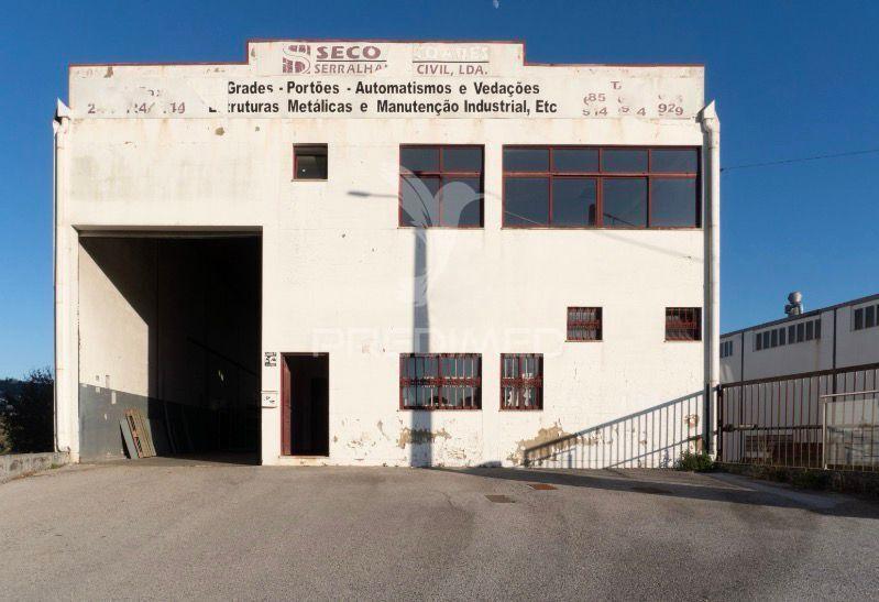 Pavilhão industrial com excelente localização e potencial de expansão