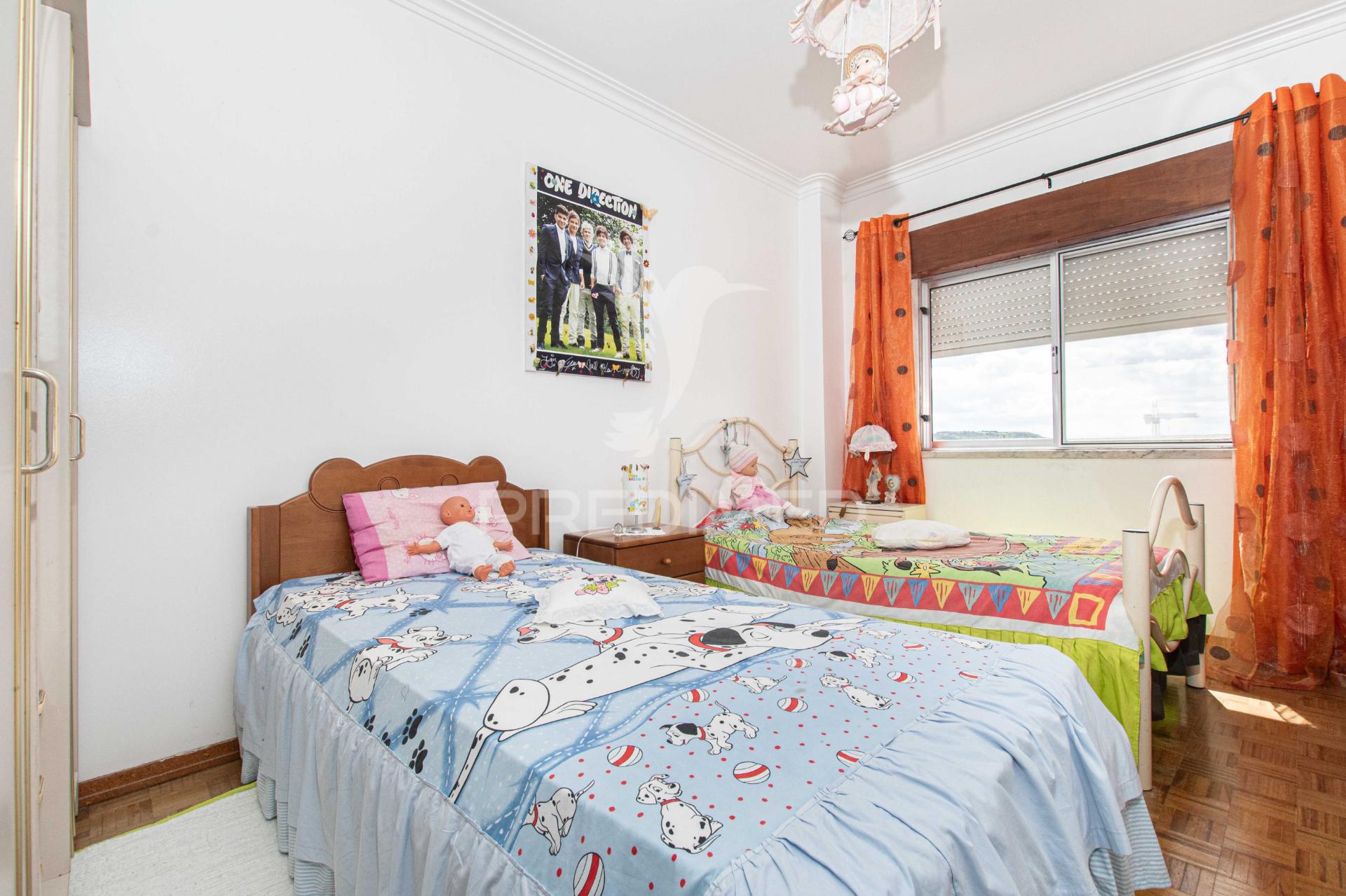 Apartamento t3 situado em vialonga