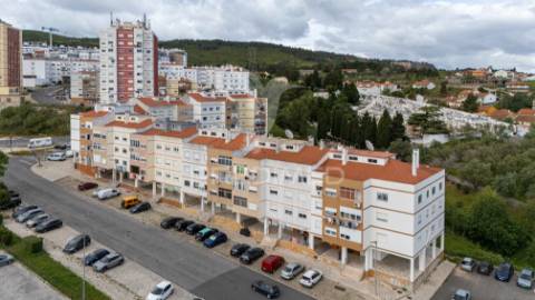 Apartamento t3 situado em vialonga