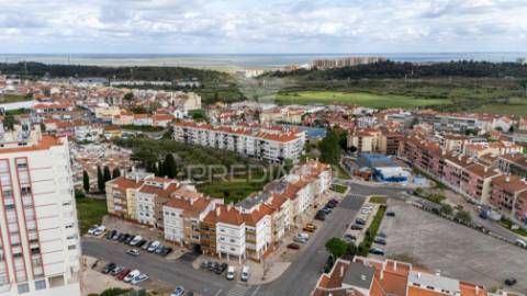 Apartamento t3 situado em vialonga
