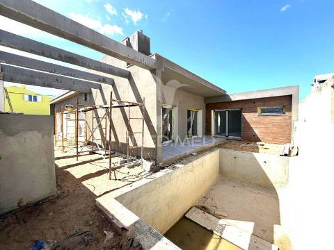 Moradia t3+1 piscina