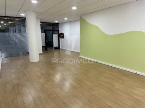 Loja no centro da cidade chaves - pronta a utilizar