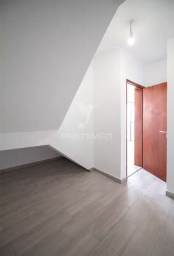 Moradia t4 no vimieiro com logradouro e terraço