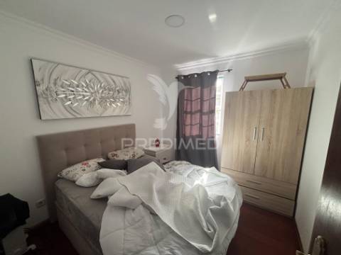 Moradia renovada com vista para a ilha de são jorge – santa luzia, são roque do pico