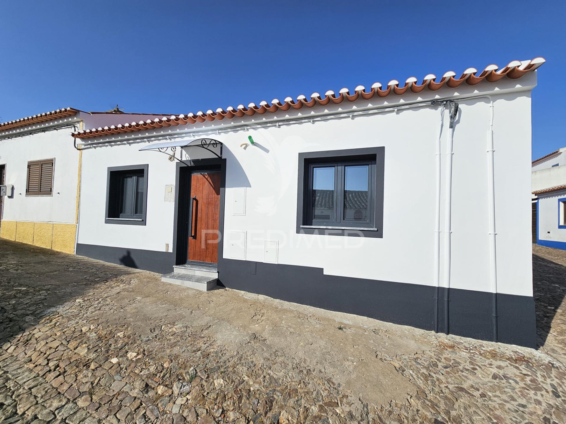 Moradia t2 em entradas, castro verde