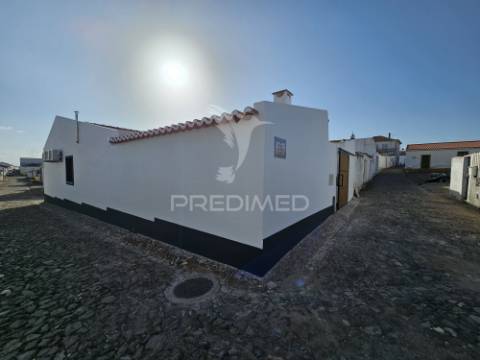 Moradia t2 em entradas, castro verde