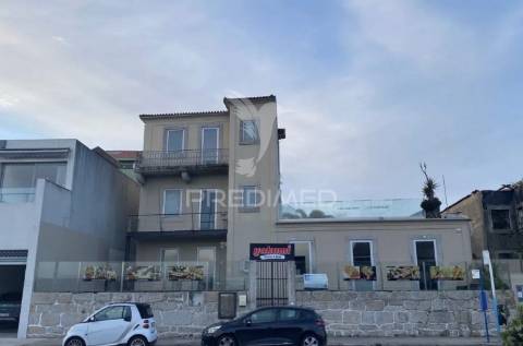 Moradia para reconstruir leça da palmeira