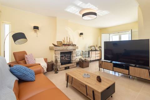 Moradia independente à venda em sesimbra   - venda nova