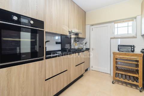 Moradia independente à venda em sesimbra   - venda nova