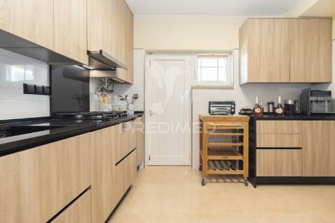 Moradia independente à venda em sesimbra   - venda nova