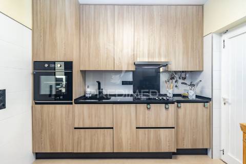 Moradia independente à venda em sesimbra   - venda nova