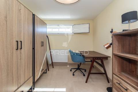 Moradia independente à venda em sesimbra   - venda nova