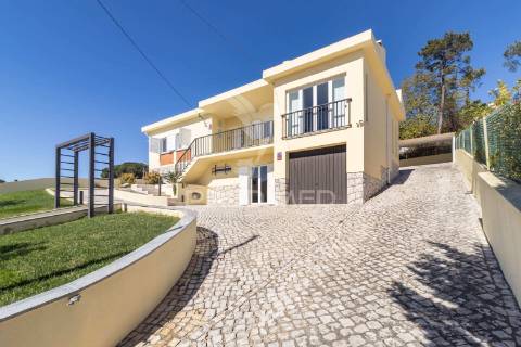 Moradia independente à venda em sesimbra   - venda nova