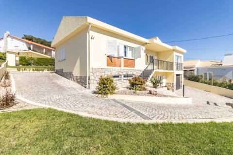 Moradia independente à venda em sesimbra   - venda nova