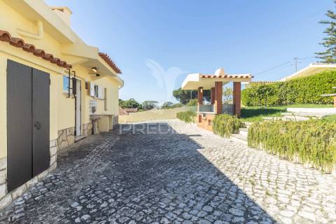 Moradia independente à venda em sesimbra   - venda nova