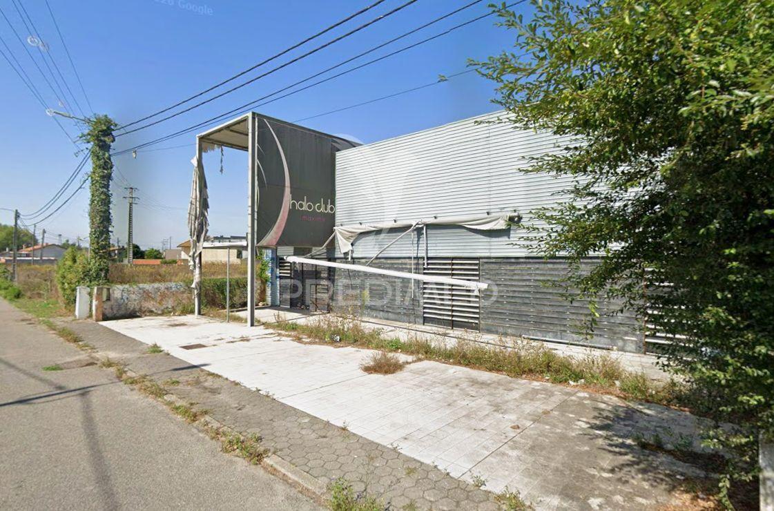 Espaço comercial com terreno – aveiro