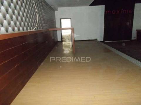 Espaço comercial com terreno – aveiro