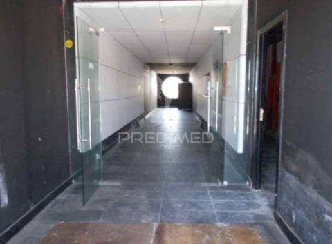 Espaço comercial com terreno – aveiro