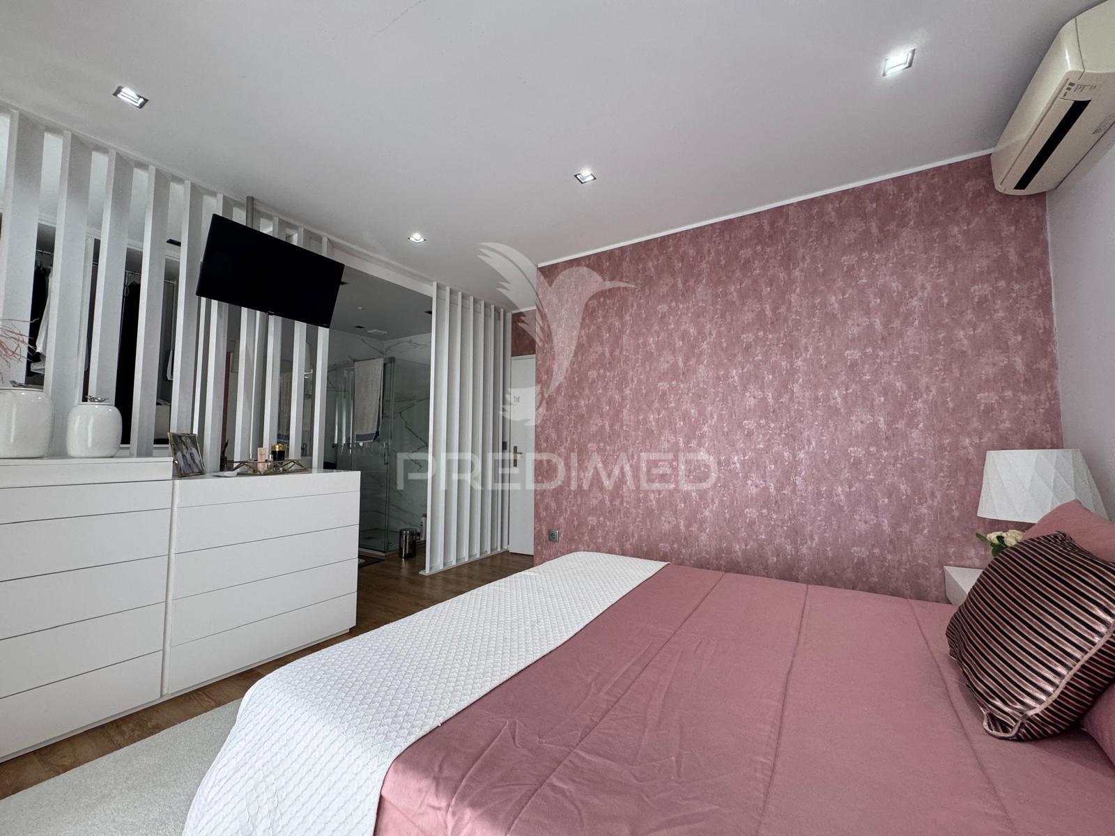 Moradia t4 de gaveto