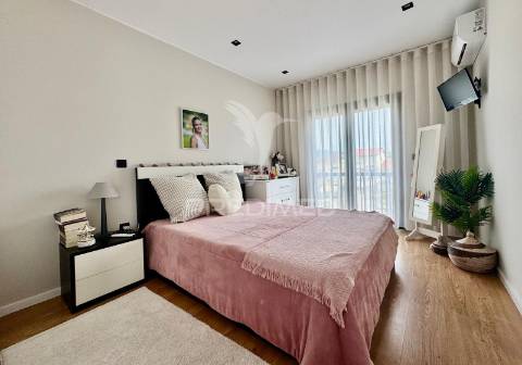 Moradia t4 de gaveto