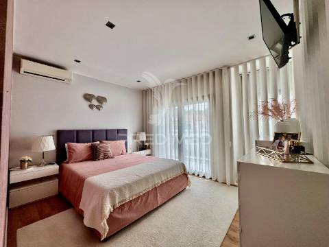 Moradia t4 de gaveto