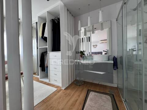 Moradia t4 de gaveto