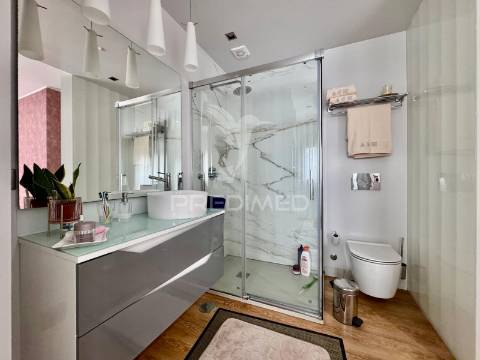 Moradia t4 de gaveto